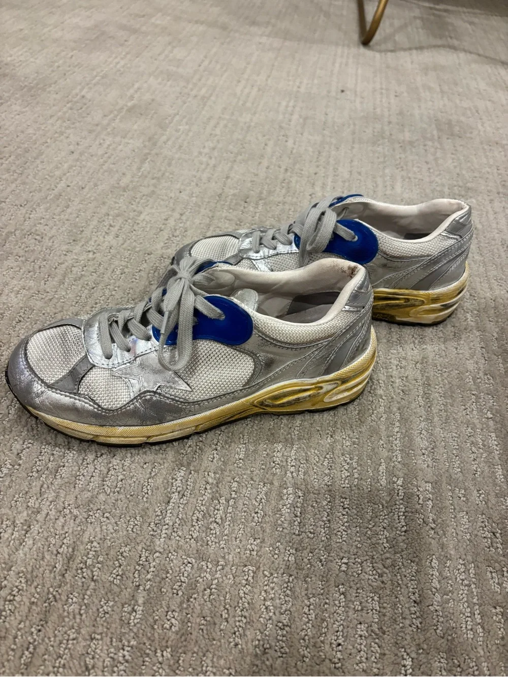 Dad sneaker in silver laminated